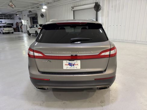 Used 2016 Lincoln MKX Select w/ Select Plus Package image 4