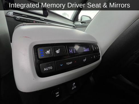 Used 2023 Hyundai Palisade SEL w/ Premium Package image 19