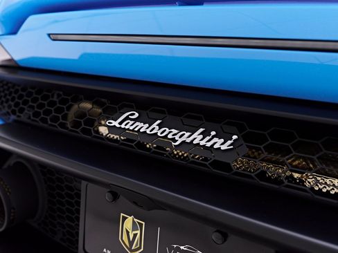 Used 2023 Lamborghini Huracan EVO image 35