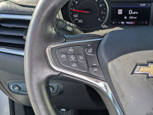 Used 2020 Chevrolet Equinox Premier AWD/4WD image 19