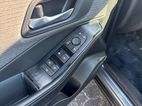 Used 2022 Nissan Rogue SV FWD image 11