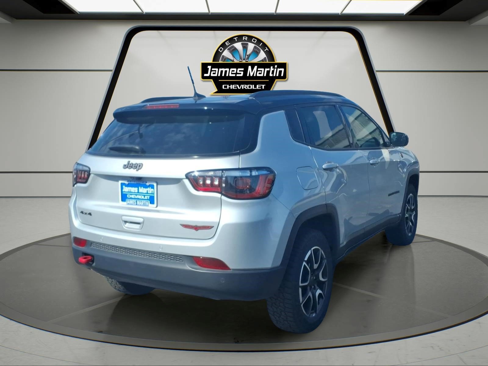 Used 2025 Jeep Compass Trailhawk AWD/4WD image 4