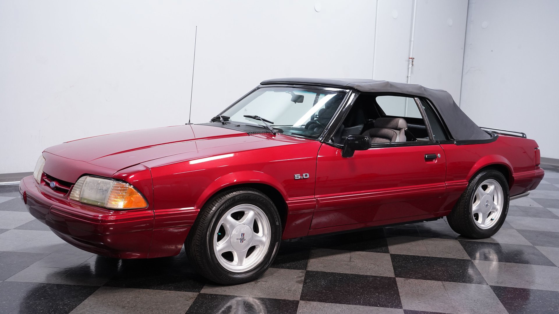 Used 1993 Ford Mustang LX RWD image 7