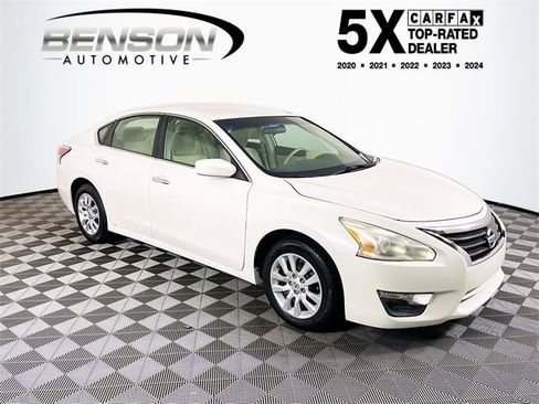 Used 2013 Nissan Altima 2.5 S image 1