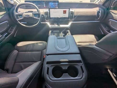 Certified 2026 Ford Expedition Max Platinum w/ Platinum Ultimate Package AWD/4WD image 30