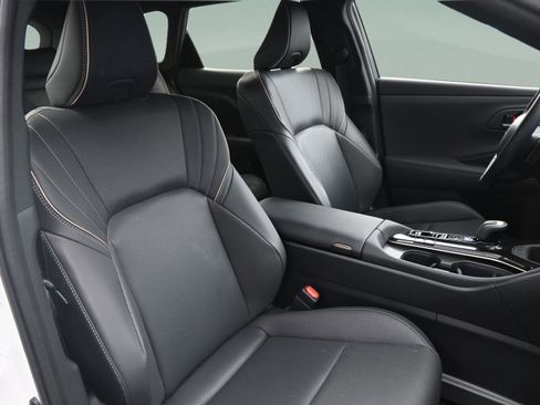 Certified 2025 Toyota Crown Signia image 39