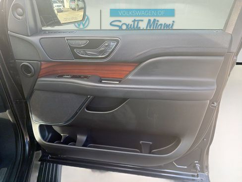 Used 2023 Lincoln Navigator Reserve image 34