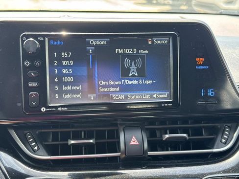 Used 2018 Toyota C-HR XLE image 26