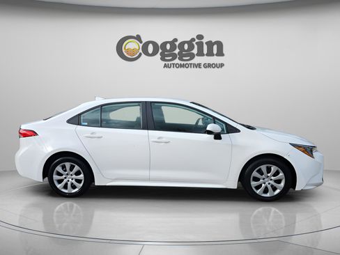 Used 2023 Toyota Corolla LE image 7