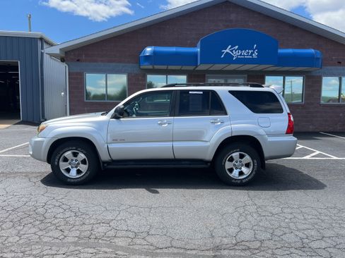 Used 2008 Toyota 4Runner Sport AWD/4WD image 2