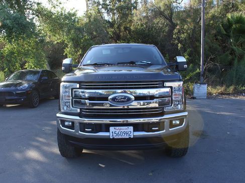 Used 2017 Ford F250 Lariat w/ Chrome Package AWD/4WD image 3
