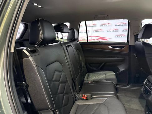 Used 2025 Volkswagen Atlas SE image 37