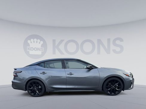 Used 2023 Nissan Maxima SR w/ Sport Mat Group image 8