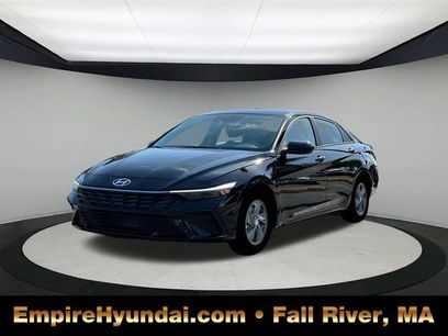 New 2025 Hyundai Elantra SE