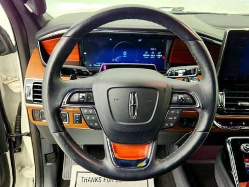 Used 2024 Lincoln Navigator Reserve image 13