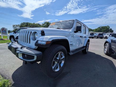 Used 2021 Jeep Wrangler Unlimited Sahara w/ Uconnect 4C Nav & Sound Group AWD/4WD image 2