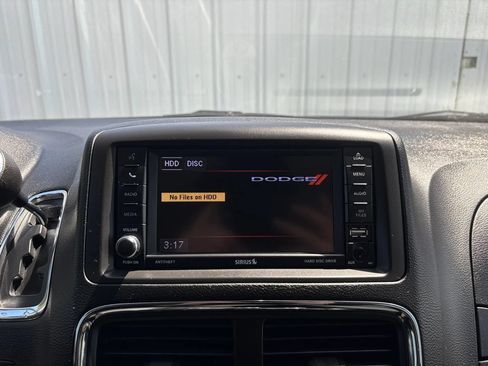 Used 2019 Dodge Grand Caravan SE w/ UConnect Hands-Free Group FWD image 27