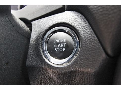 Used 2019 Toyota RAV4 XLE w/ Convenience Package FWD image 29