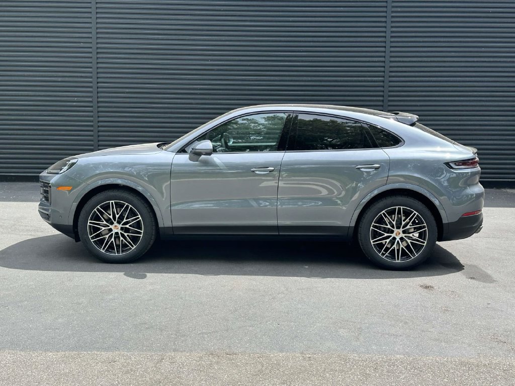 Used 2026 Porsche Cayenne Coupe AWD/4WD image 2