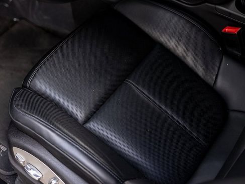 Certified 2025 Porsche Macan image 26