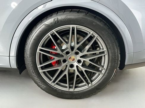 Certified 2026 Porsche Cayenne S image 33