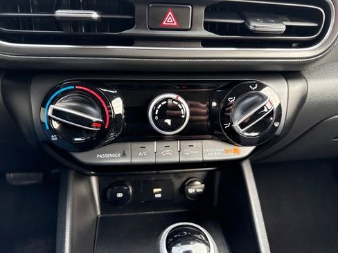 Used 2023 Hyundai Kona SE image 31