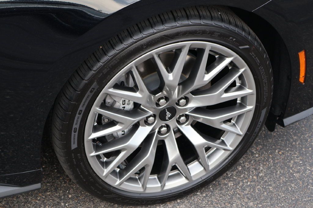 Used 2025 Ford Mustang GT Premium RWD image 27