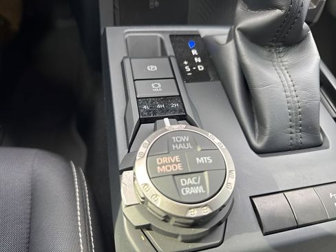 Used 2024 Toyota Tacoma TRD Off-Road image 24