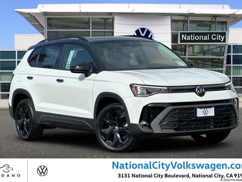 New 2026 Volkswagen Taos SE image 1