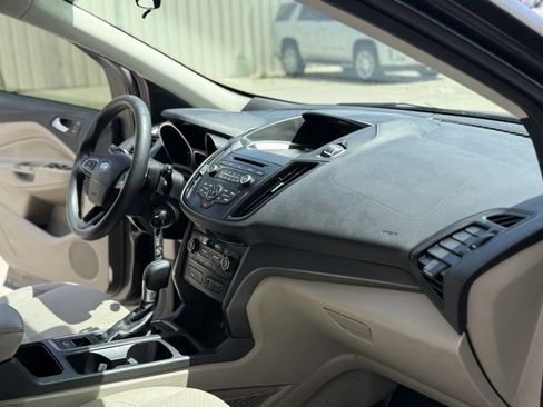 Used 2017 Ford Escape SE FWD image 30
