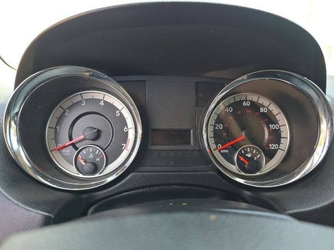 Used 2016 Dodge Grand Caravan SE w/ Quick Order Package 29E SE FWD image 17