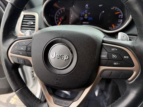 Used 2016 Jeep Grand Cherokee Laredo w/ Quick Order Package 23E AWD/4WD image 25