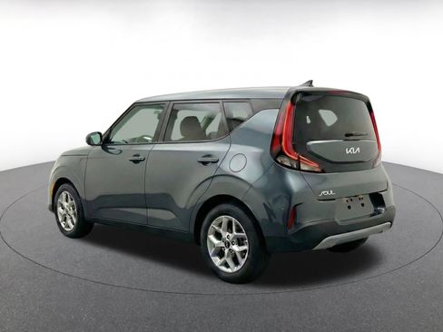 Used 2025 Kia Soul LX w/ LX Technology Package FWD image 7
