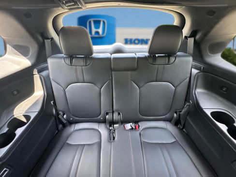 Used 2025 Honda Pilot Black Edition image 34