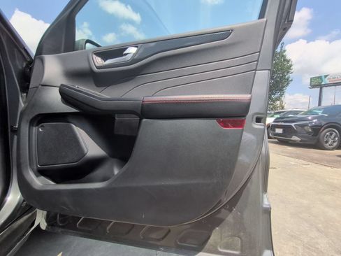 Used 2025 Ford Escape ST-Line AWD/4WD image 32
