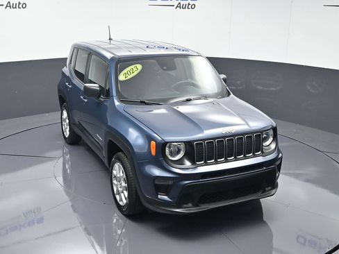 Used 2023 Jeep Renegade Latitude AWD/4WD image 45