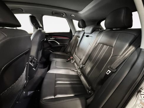 Certified 2025 Audi Q5 Premium w/ Convenience Package AWD/4WD image 12