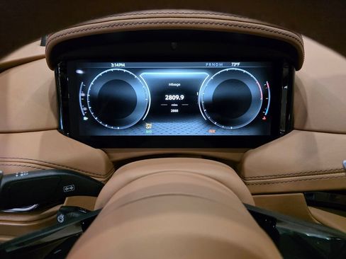 Used 2024 Aston Martin DB12 Coupe RWD image 16