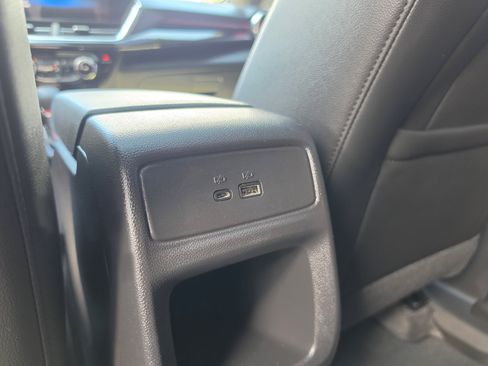 Used 2025 Chevrolet Trax RS w/ Sunroof Package FWD image 16