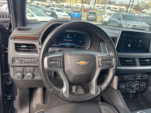 Used 2023 Chevrolet Suburban Premier image 12