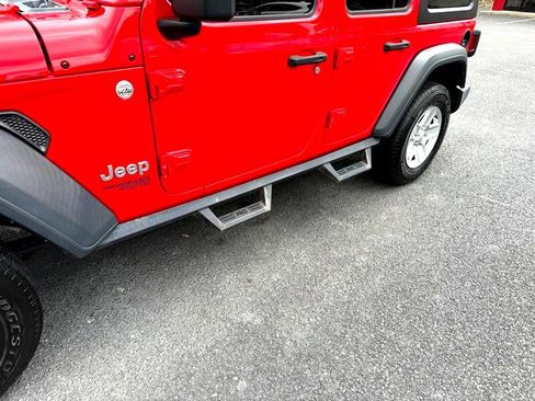 Used 2018 Jeep Wrangler Unlimited Sport S image 10