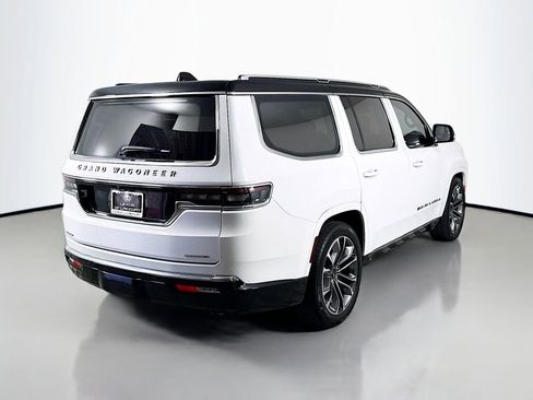 Used 2023 Jeep Grand Wagoneer Series III image 5
