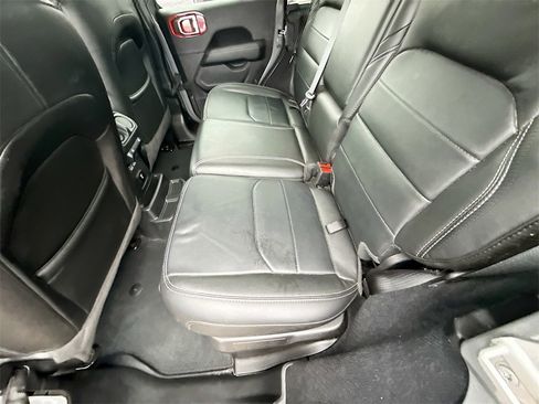 Used 2022 Jeep Wrangler Unlimited Sahara w/ Cold Weather Group image 27