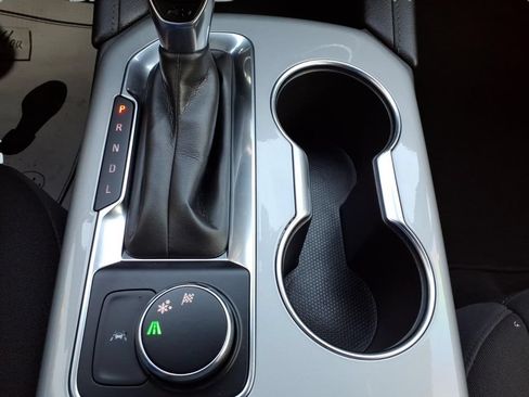 Used 2022 Chevrolet Blazer LT FWD image 22