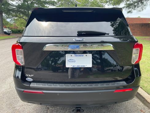 Used 2020 Ford Explorer XLT w/ Comfort Package RWD image 4