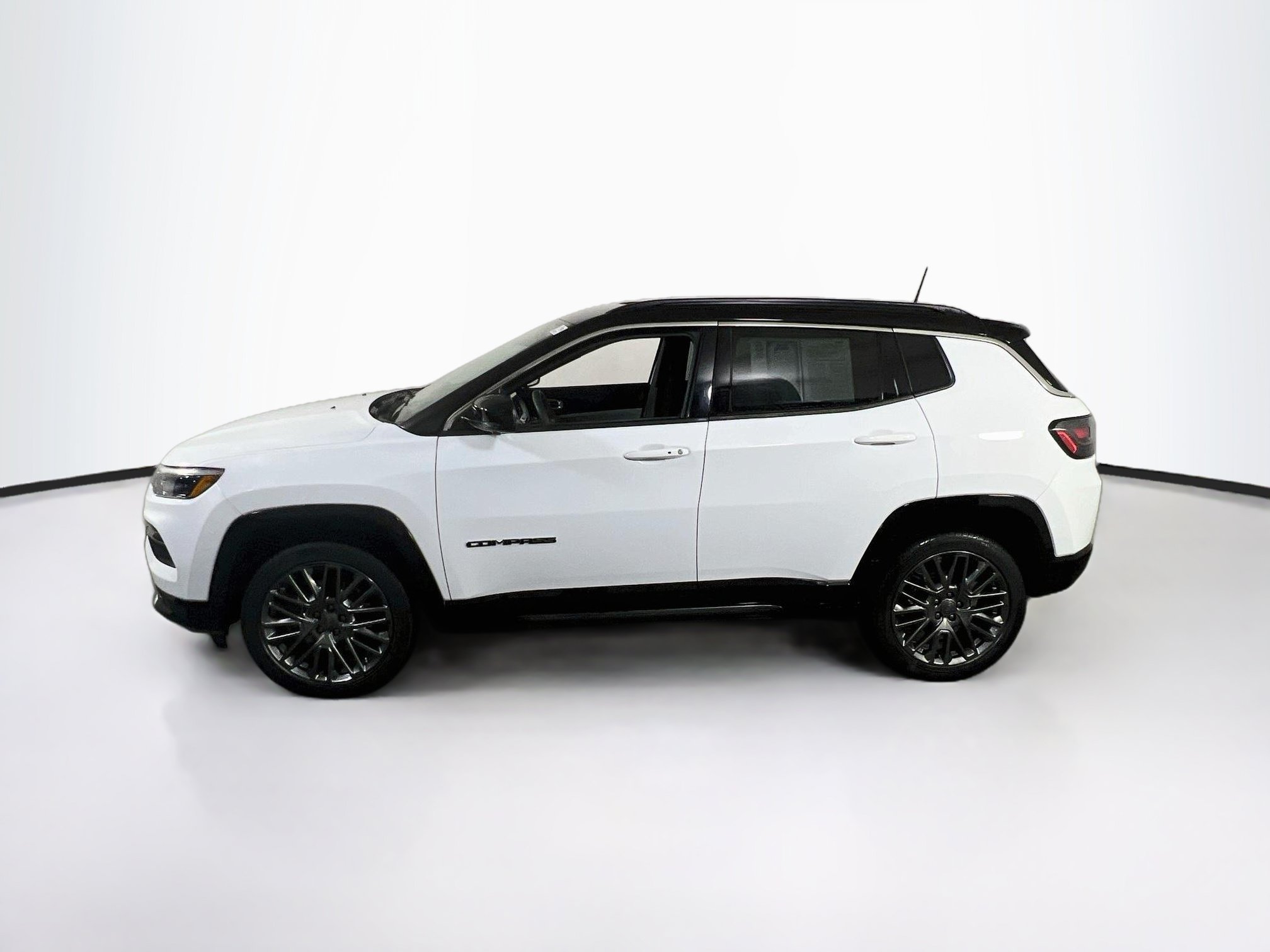Used 2023 Jeep Compass Limited w/ Elite Group AWD/4WD image 8