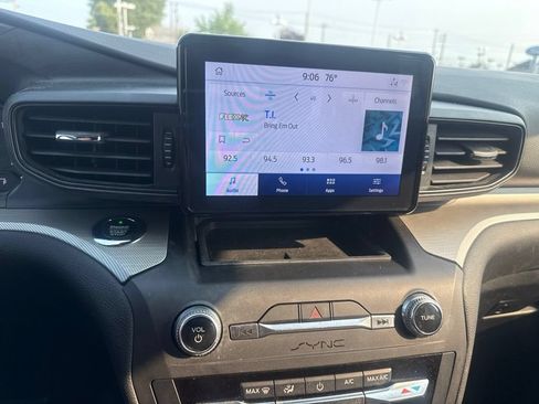 Used 2020 Ford Explorer XLT AWD/4WD image 14