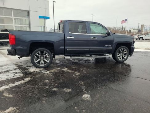 Used 2018 Chevrolet Silverado 1500 LTZ Z71 w/ Centennial Edition image 8