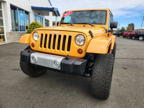 Used 2012 Jeep Wrangler Sahara AWD/4WD image 5