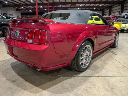 Used 2005 Ford Mustang GT Premium RWD image 24